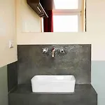Sunflower Hostel *
