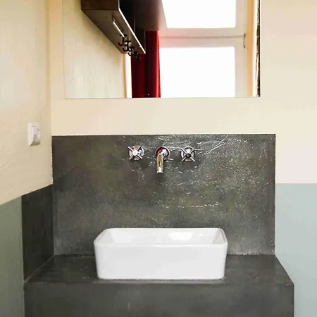 Sunflower אכסניה *