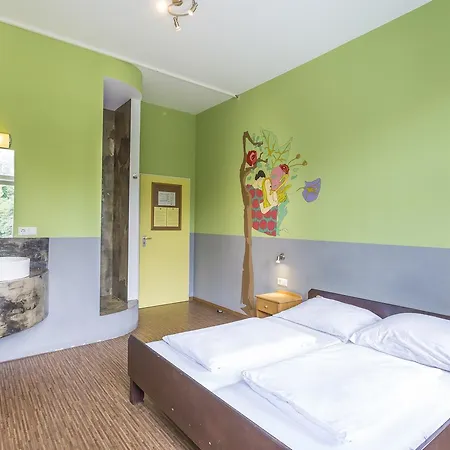 Sunflower Hostel *