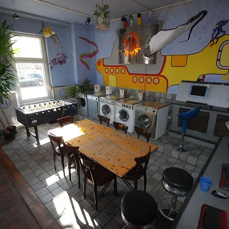 Sunflower Hostel *
